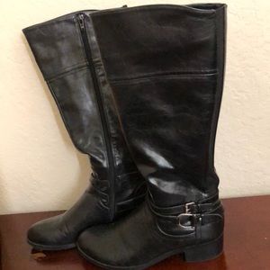 Unisa Boots Size 8